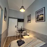 Apartahotel Five Piotrkowska 28 *
