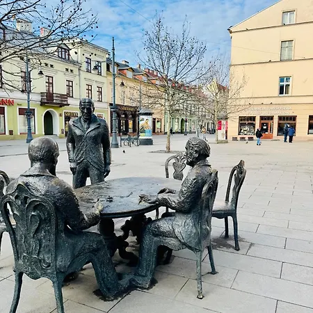 Five Piotrkowska 28 מלון דירות