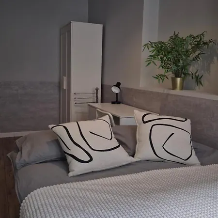 Hotel apartamentowy Five Piotrkowska 28 *