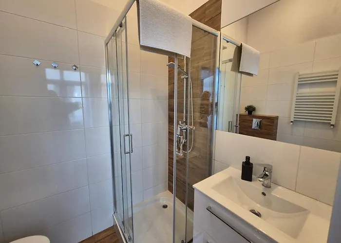 Apart-hotel Five Piotrkowska 28 *