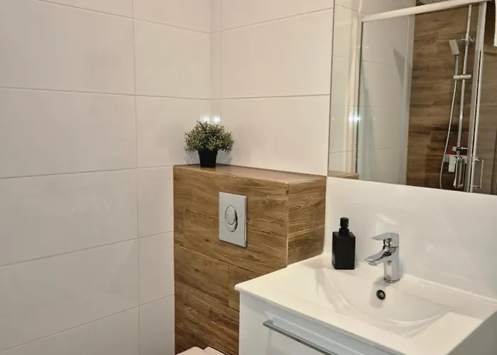 Five Piotrkowska 28 Apart-hotel