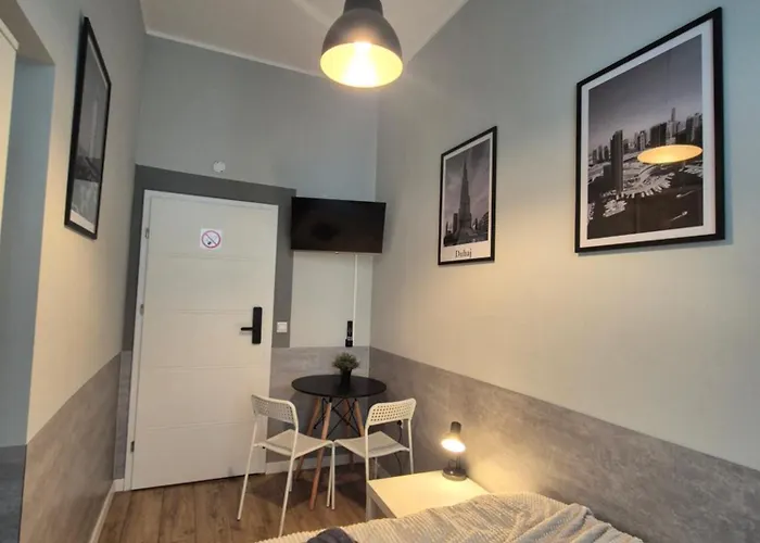 Apart-hotel Five Piotrkowska 28 *