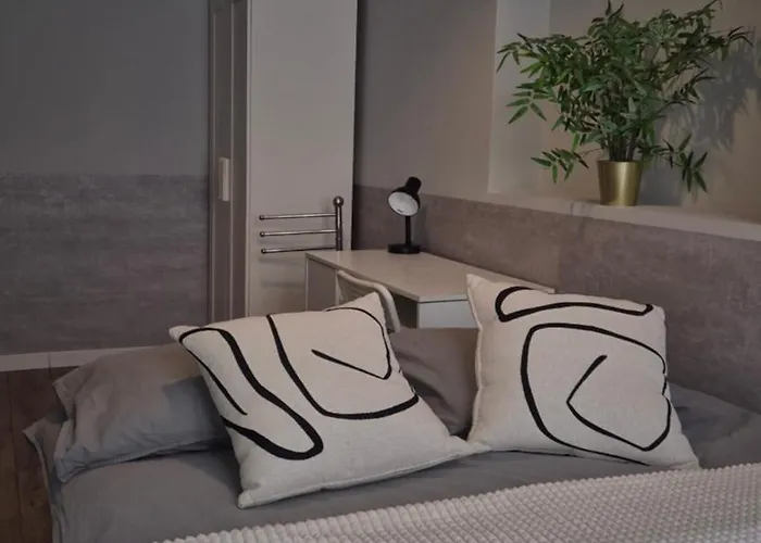 Apart-hotel Five Piotrkowska 28 *